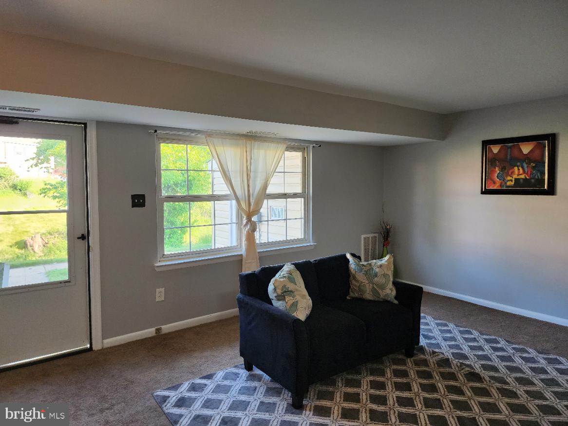 WHISKEY BOTTOM - Residential