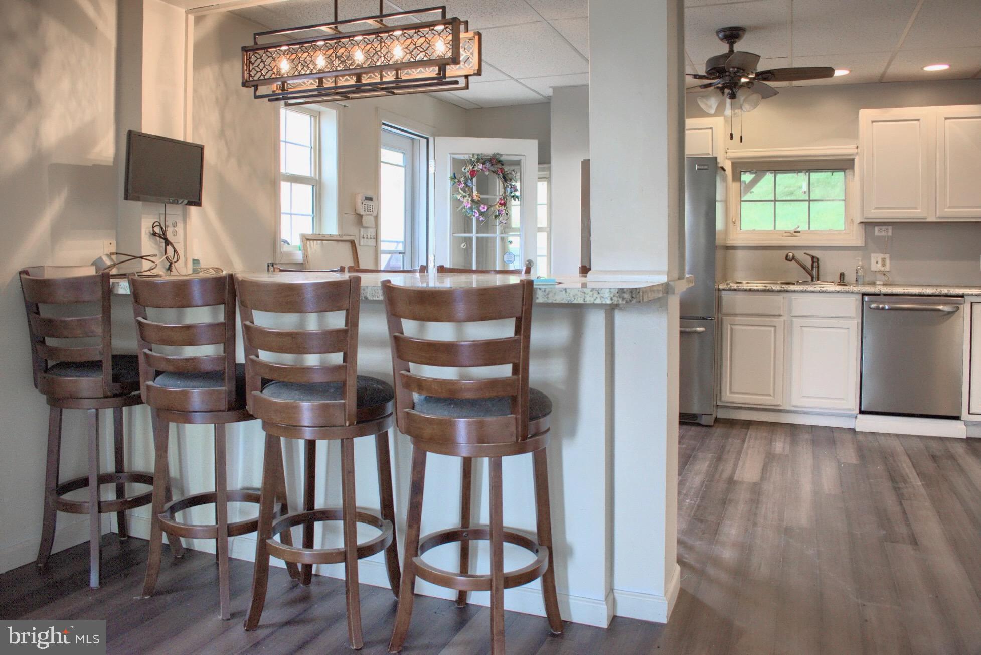 714 MULBERRY STREET W