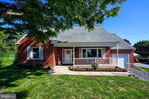 Photo of 2931 Marietta Avenue, Lancaster, PA 17601 (MLS # PALA2058360)