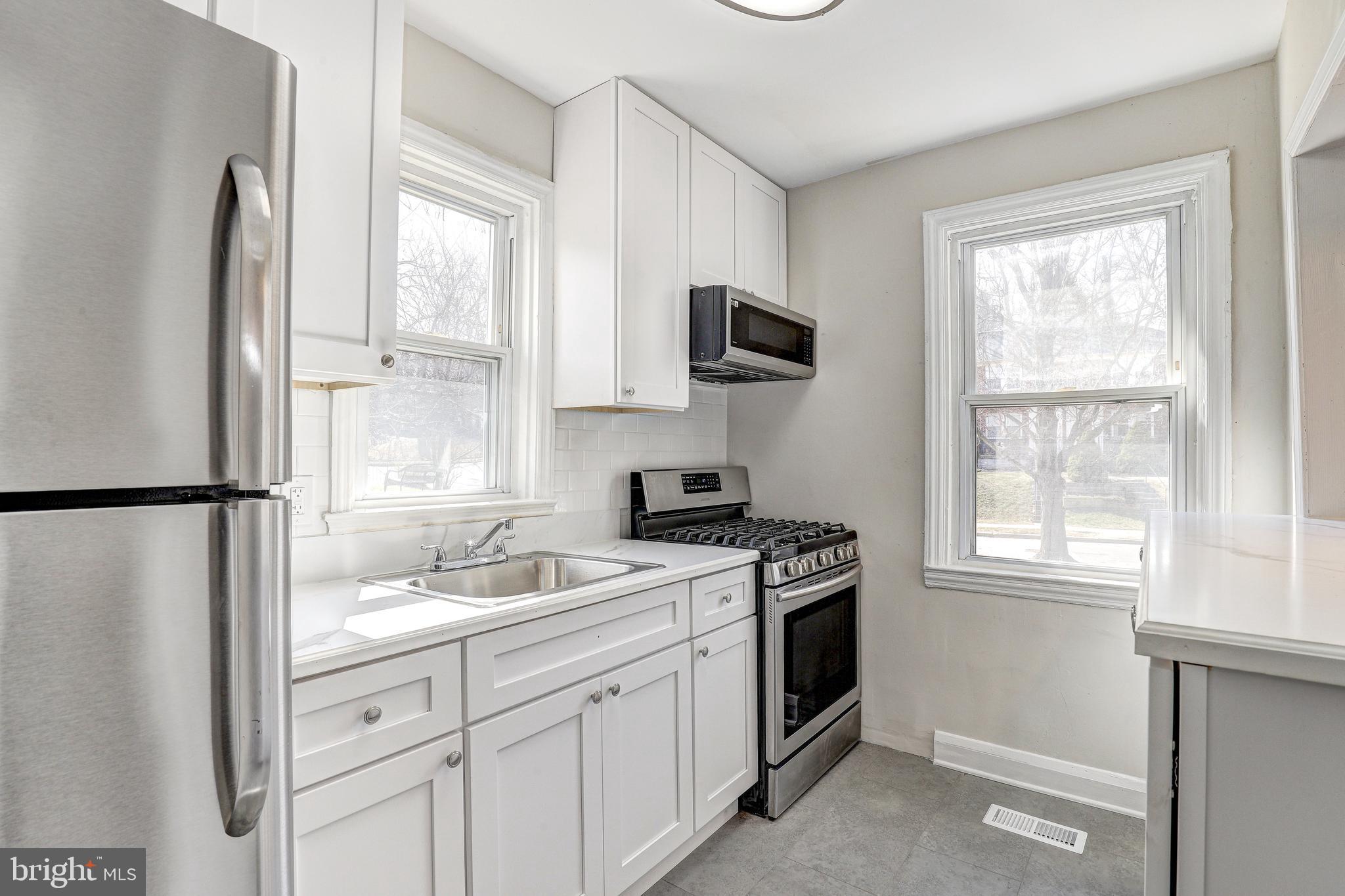 MOUNT WASHINGTON - Residential Lease