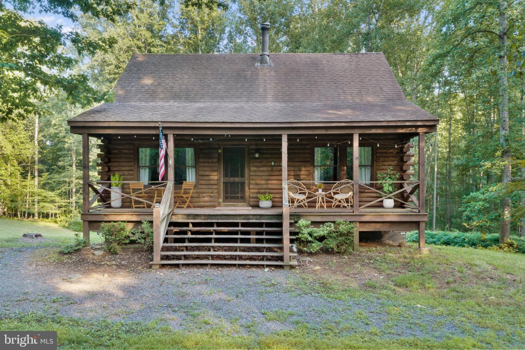 Photo of 510 Marges Mountain Lane, AMISSVILLE, VA 20106 (MLS # VARP2002796)