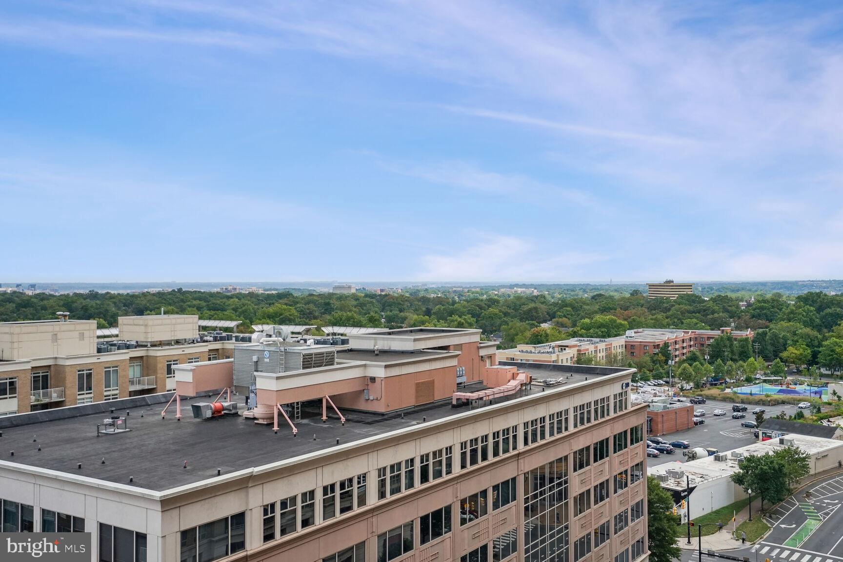 RESIDENCES AT LIBERTY CENTER - Residential