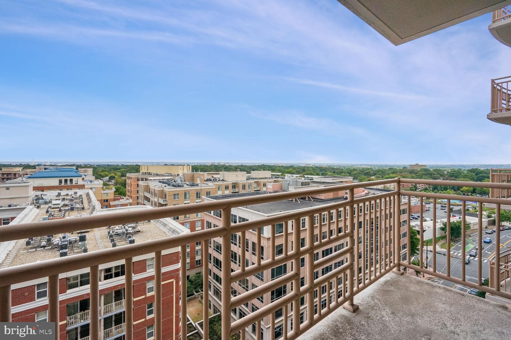 RESIDENCES AT LIBERTY CENTER - Residential