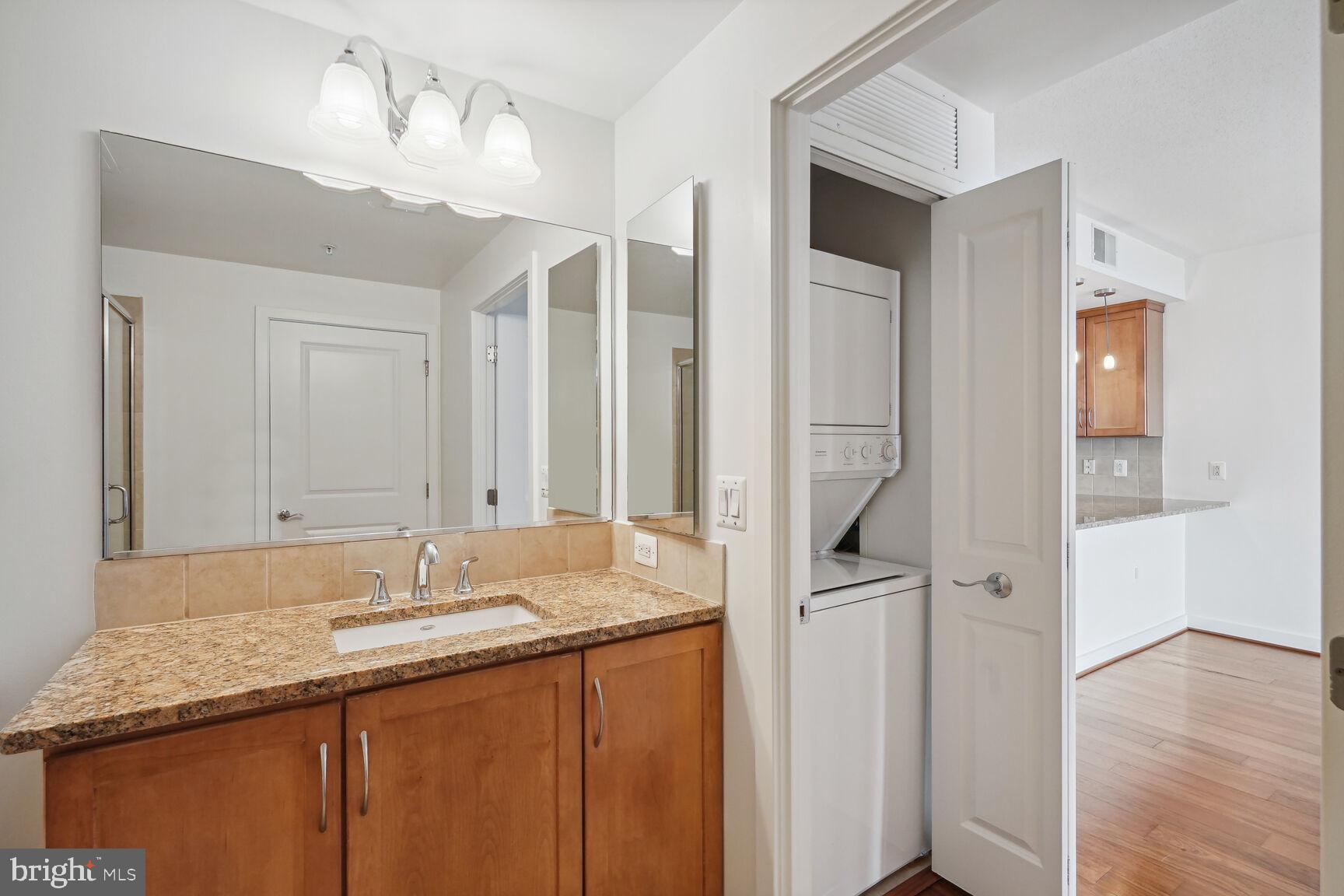 RESIDENCES AT LIBERTY CENTER - Residential