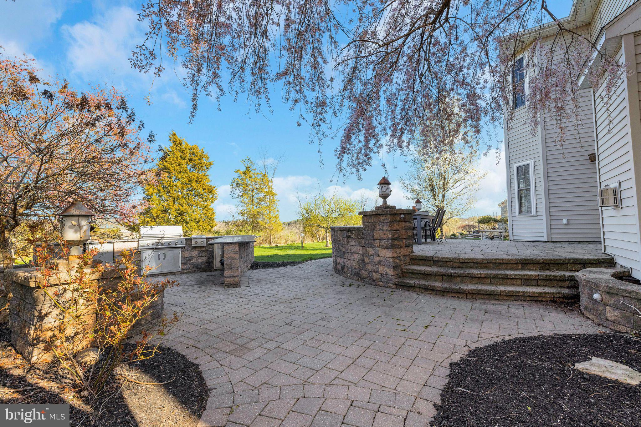 838 MOUNTAIN TOP DRIVE