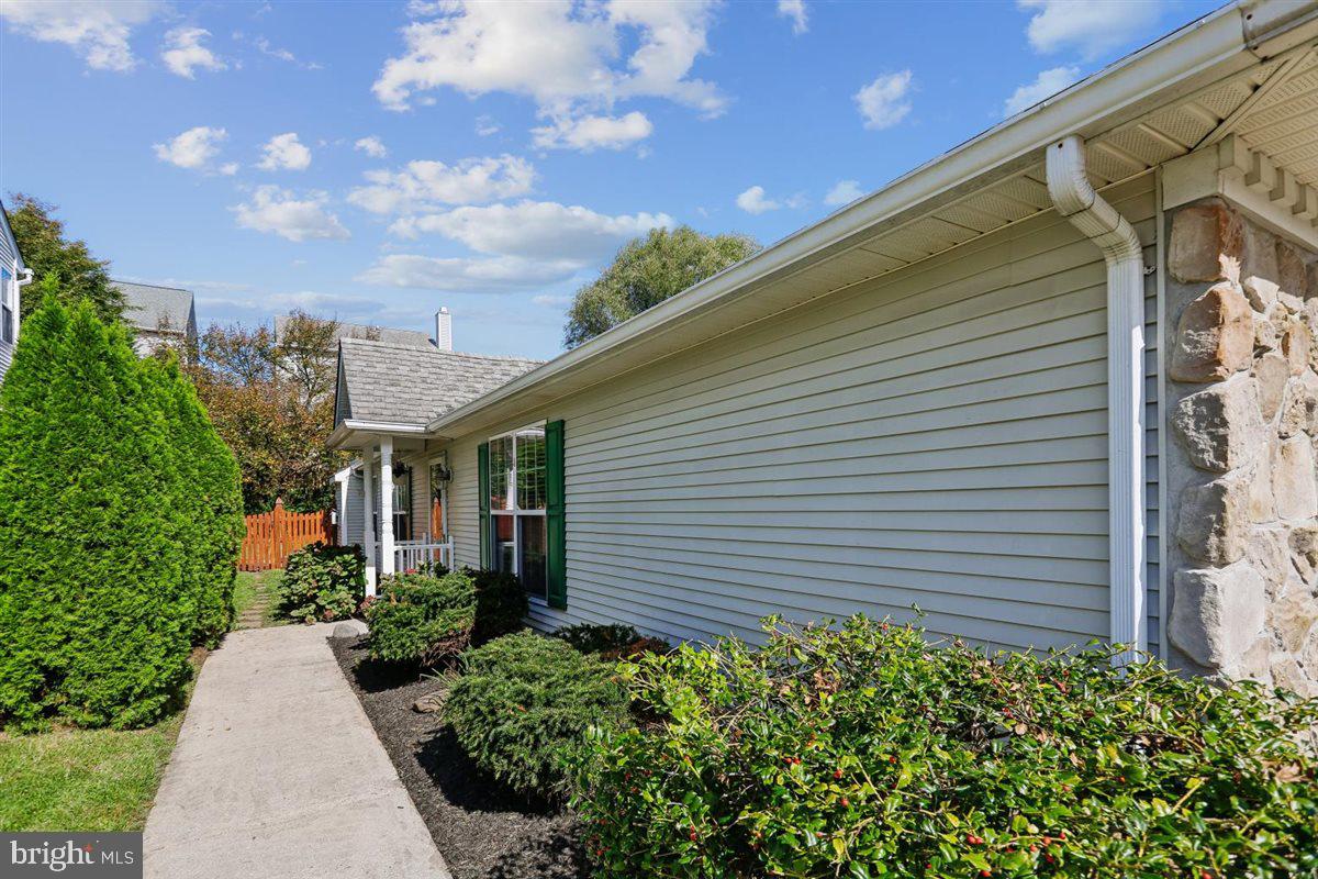 1027 SEARAY COURT