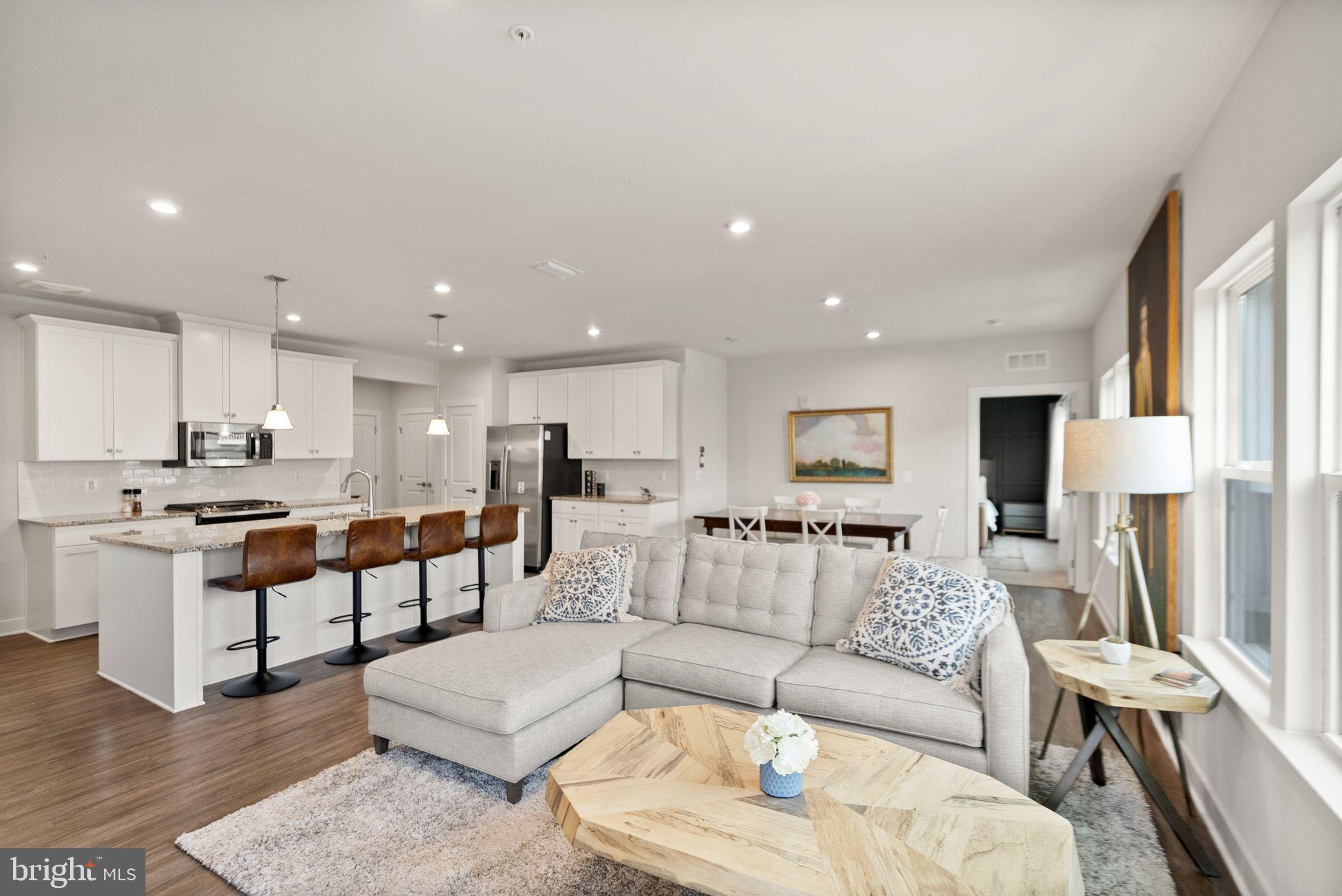 LOUDOUN VIEW CONDO FLATS - Residential