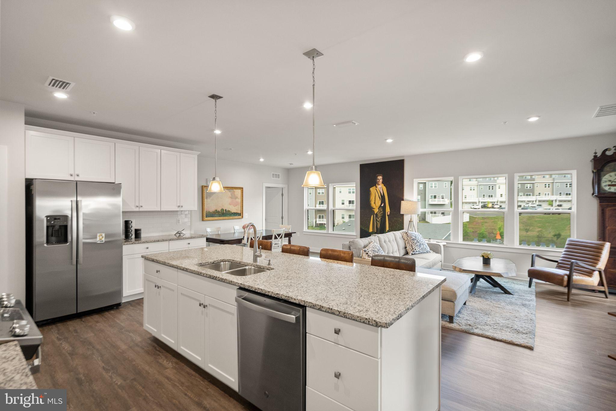 LOUDOUN VIEW CONDO FLATS - Residential