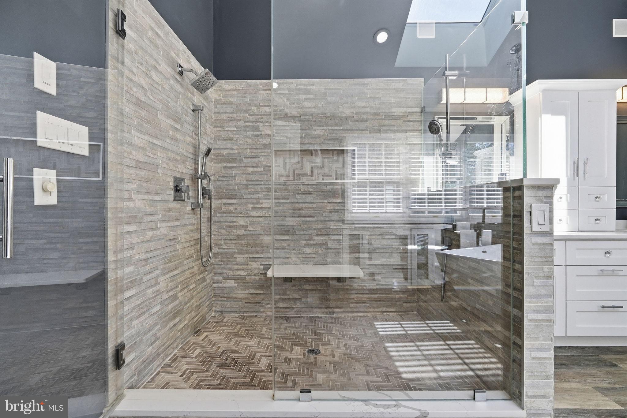 SPRINGTON CHASE - Residential