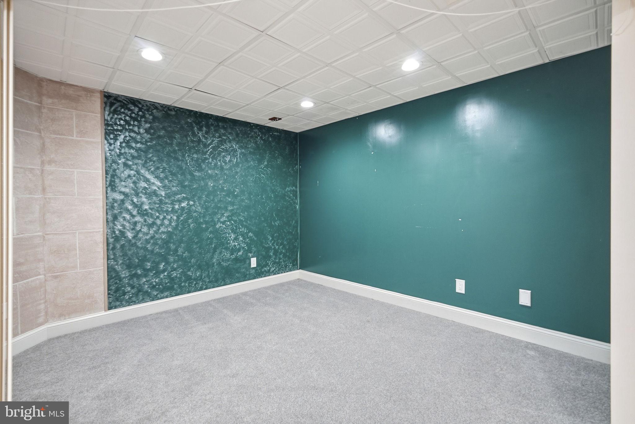 SPRINGTON CHASE - Residential