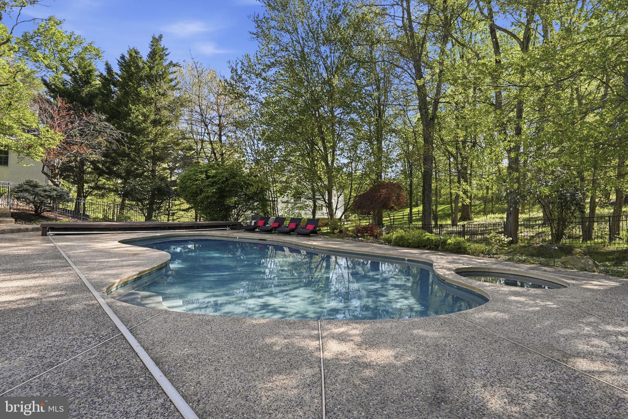 SPRINGTON CHASE - Residential