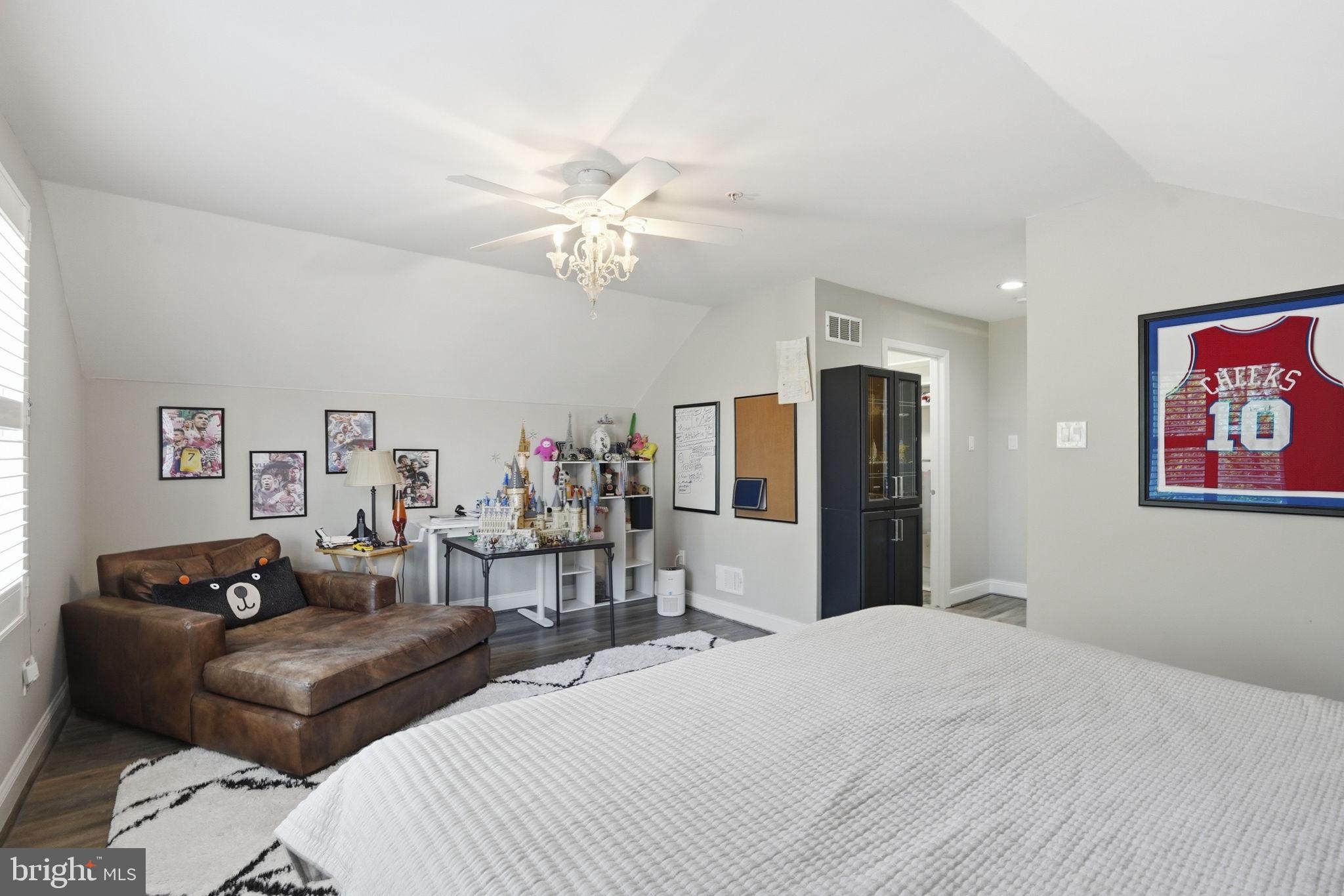 SPRINGTON CHASE - Residential