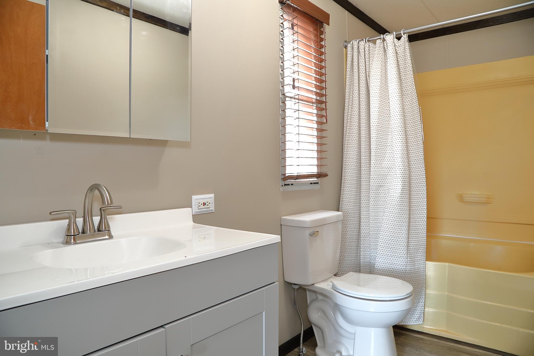 SUNSET ESTATES MHP - Residential