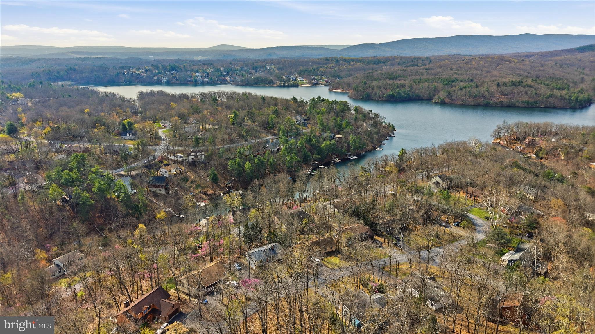 LAKE HOLIDAY ESTATES - Residential