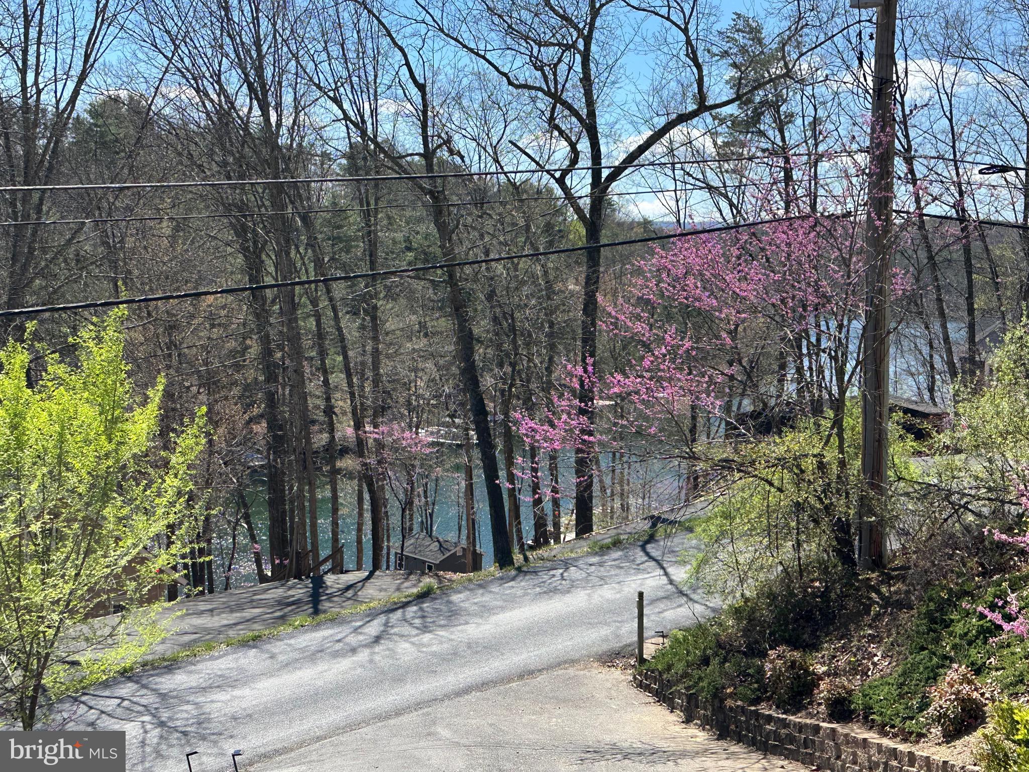 LAKE HOLIDAY ESTATES - Residential