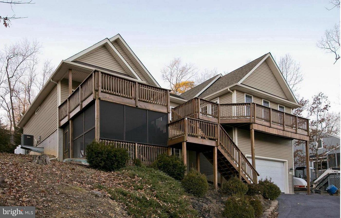 LAKE HOLIDAY ESTATES - Residential