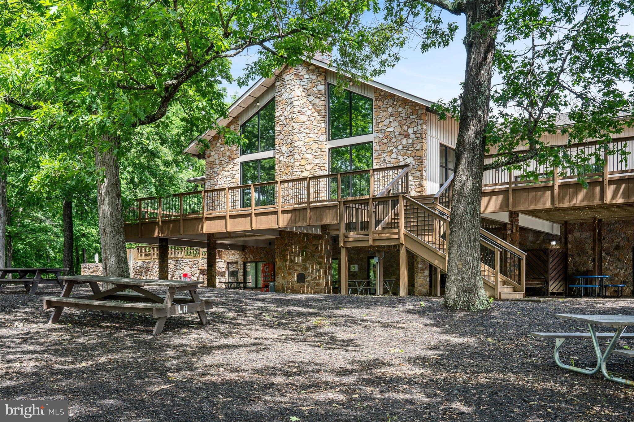 LAKE HOLIDAY ESTATES - Residential