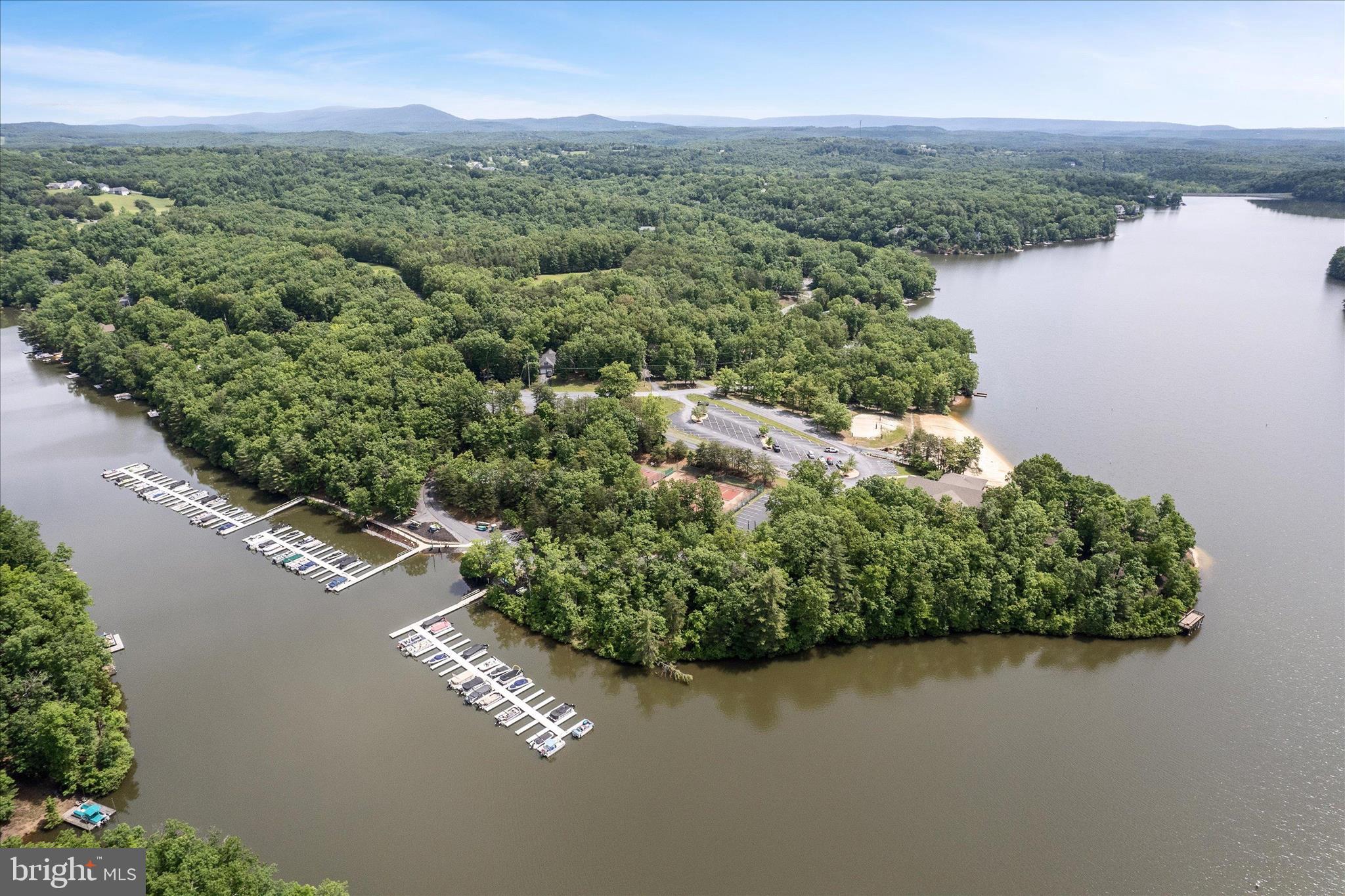 LAKE HOLIDAY ESTATES - Residential