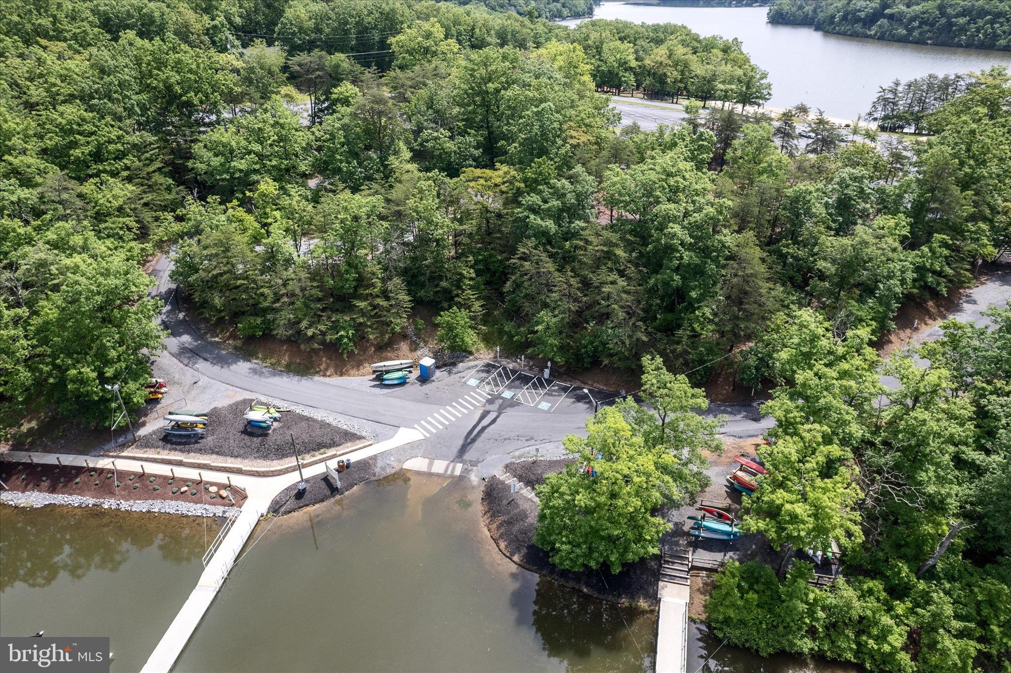 LAKE HOLIDAY ESTATES - Residential