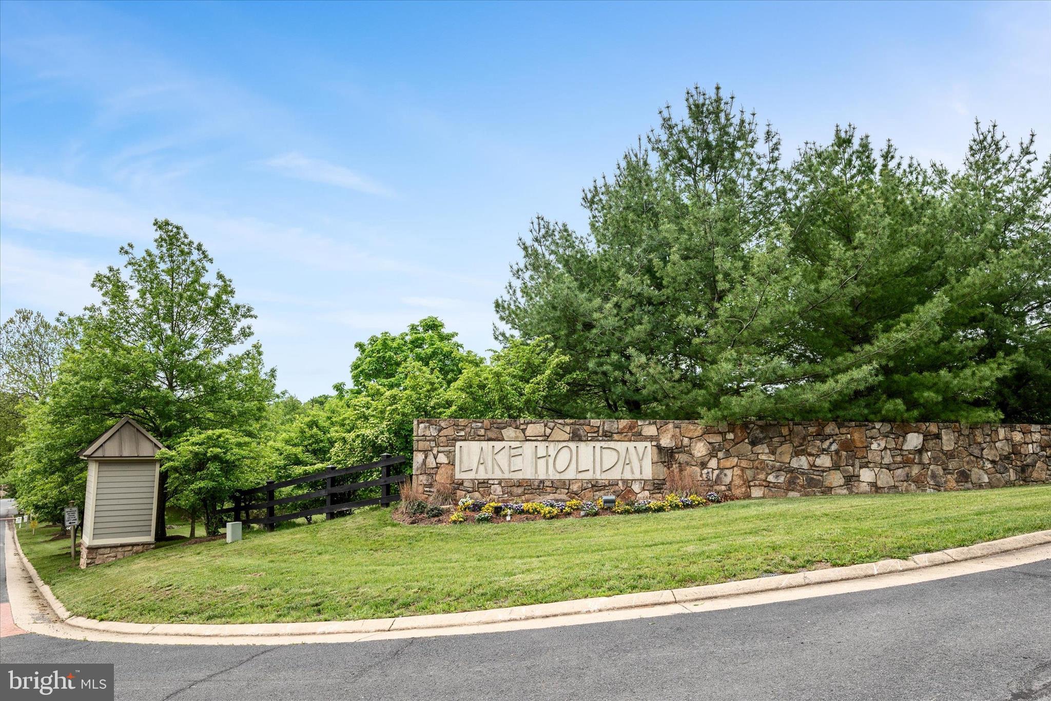 LAKE HOLIDAY ESTATES - Residential