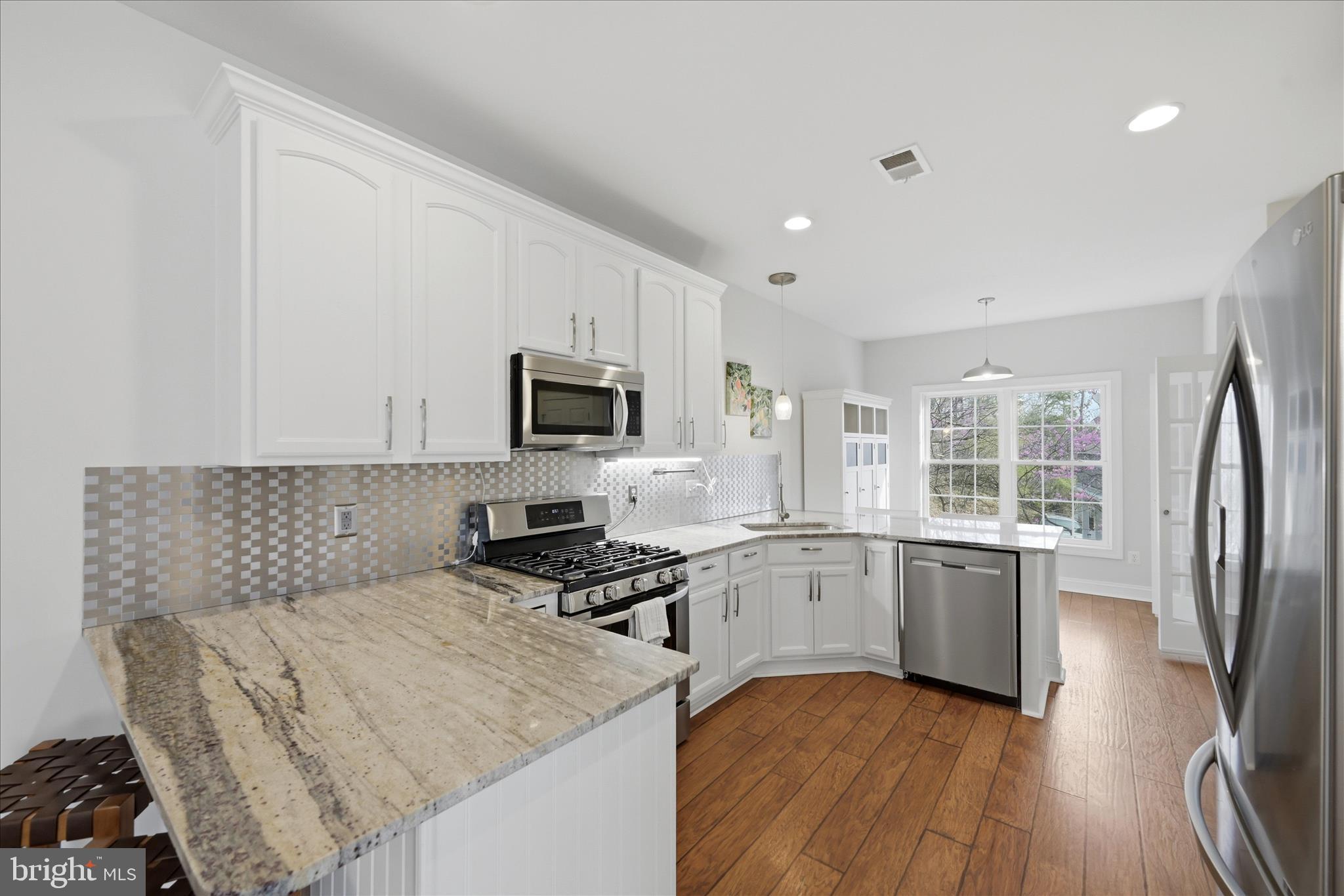 LAKE HOLIDAY ESTATES - Residential