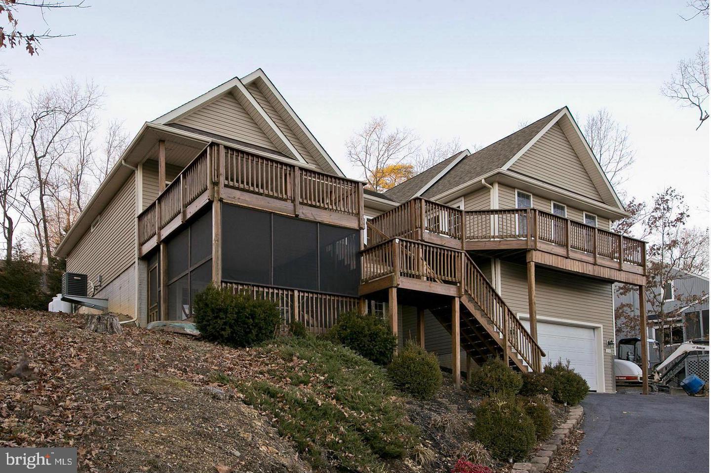 LAKE HOLIDAY ESTATES - Residential