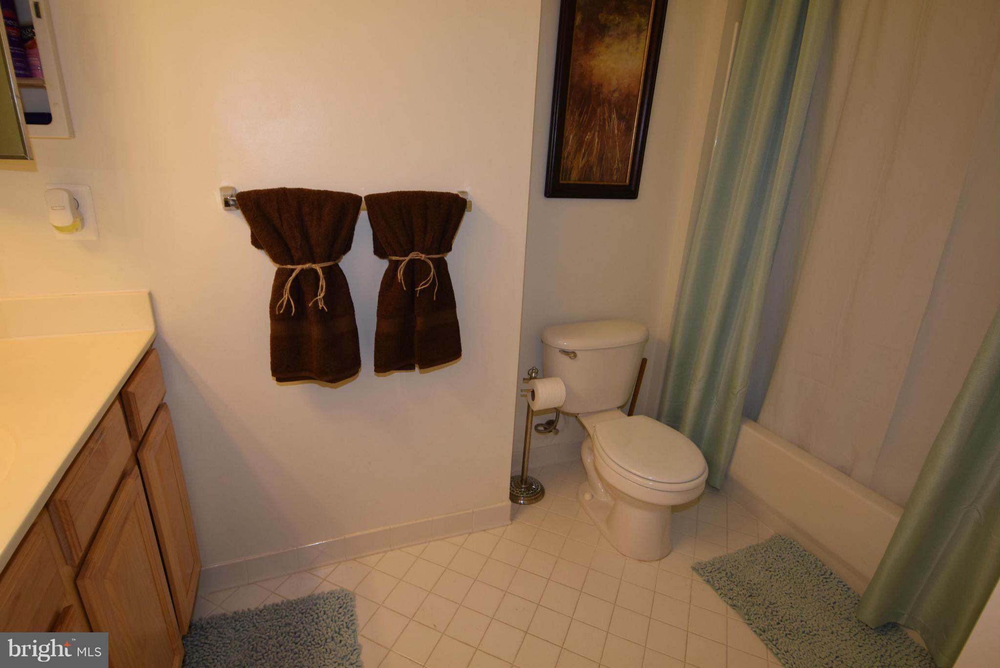 RANDOM HILLS - Residential Lease