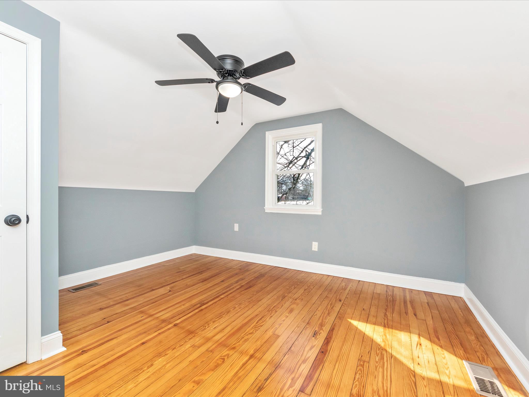 EDGEWOOD PARK - Residential