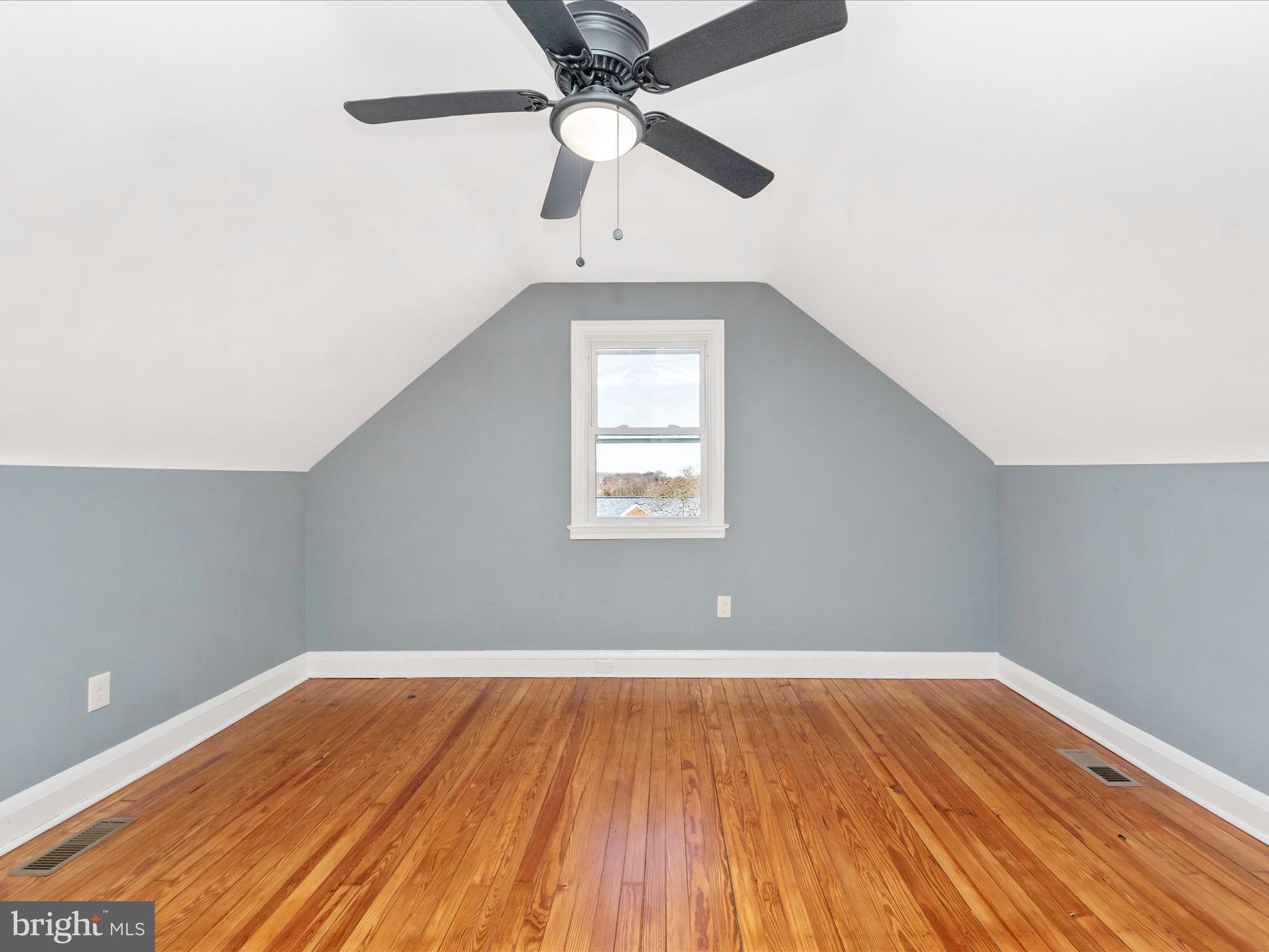 EDGEWOOD PARK - Residential