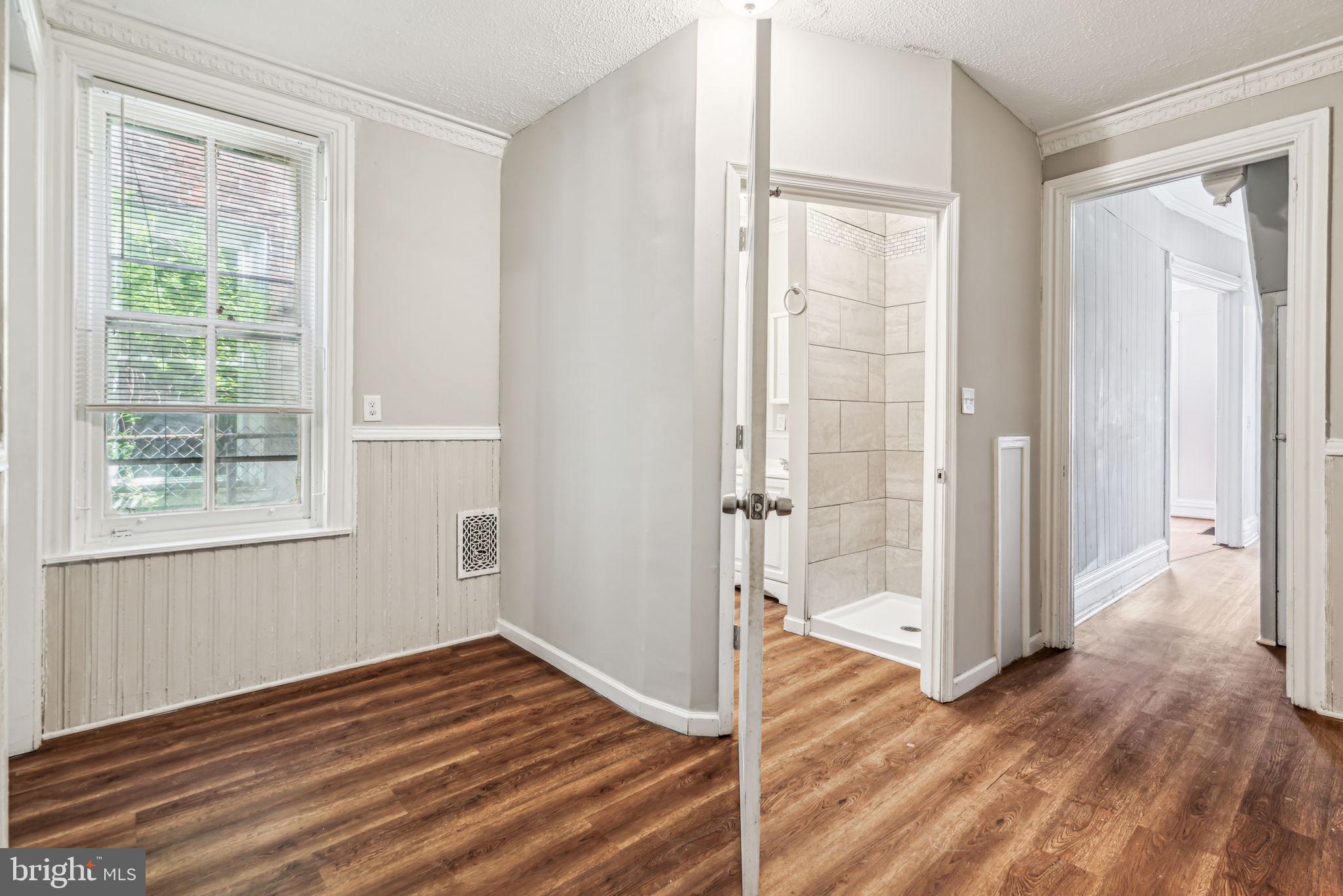 PHILADELPHIA (NORTHWEST) - Residential