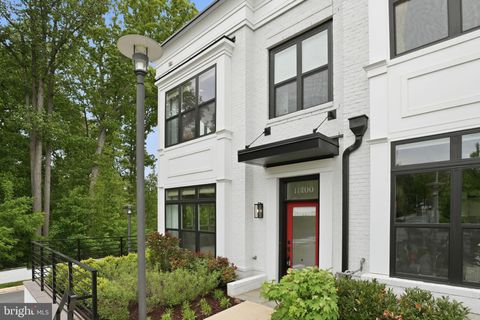 Photo of 11400 Emerald Park Road, POTOMAC, MD 20854 (MLS # MDMC2232628)