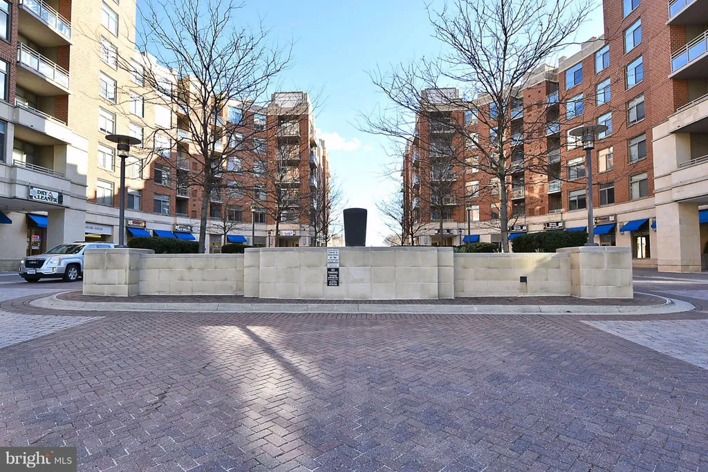 3600 Glebe Road Unit 325W, Arlington, VA 22202