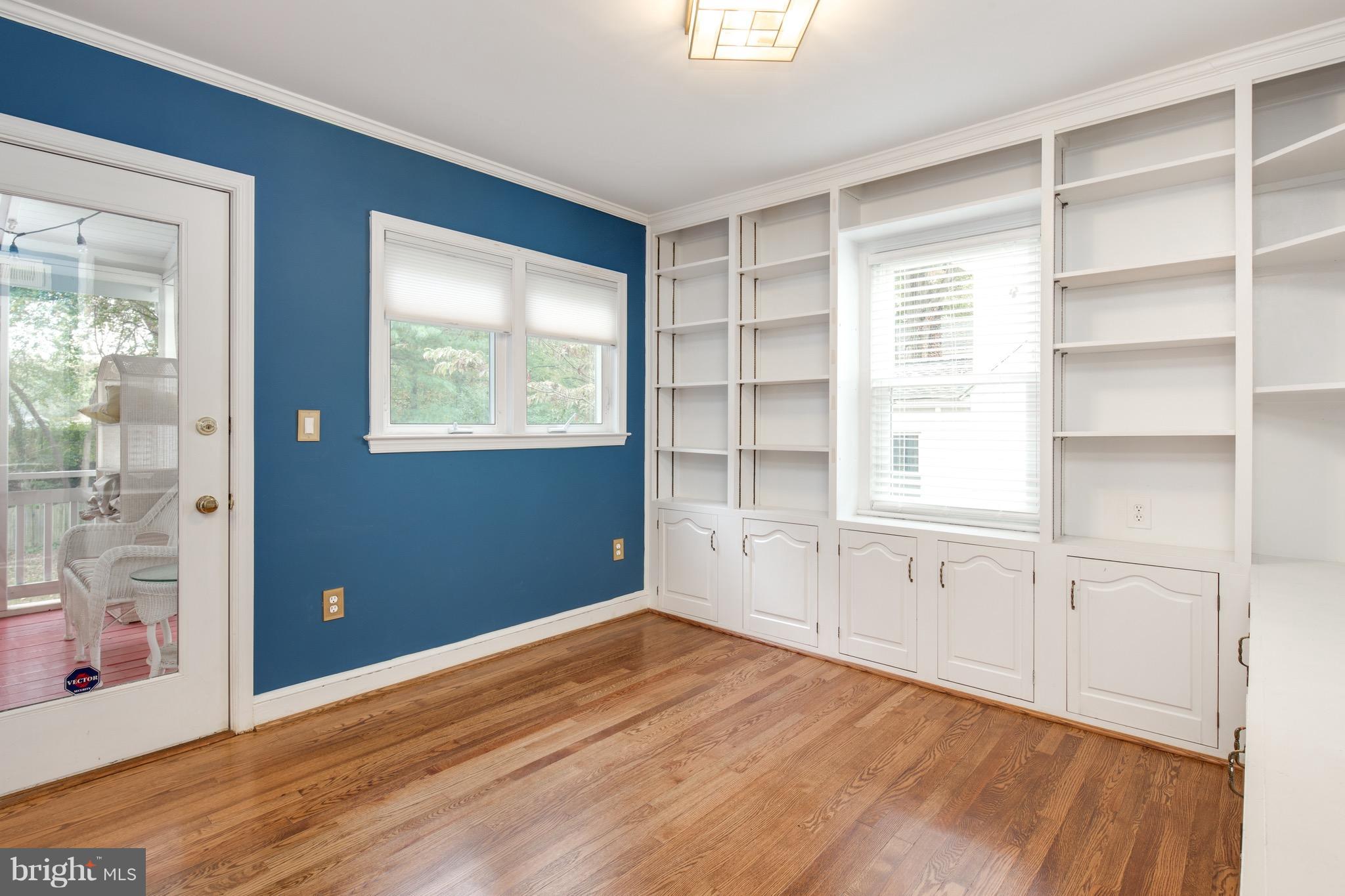 ROCK CREEK KNOLLS - Residential Lease