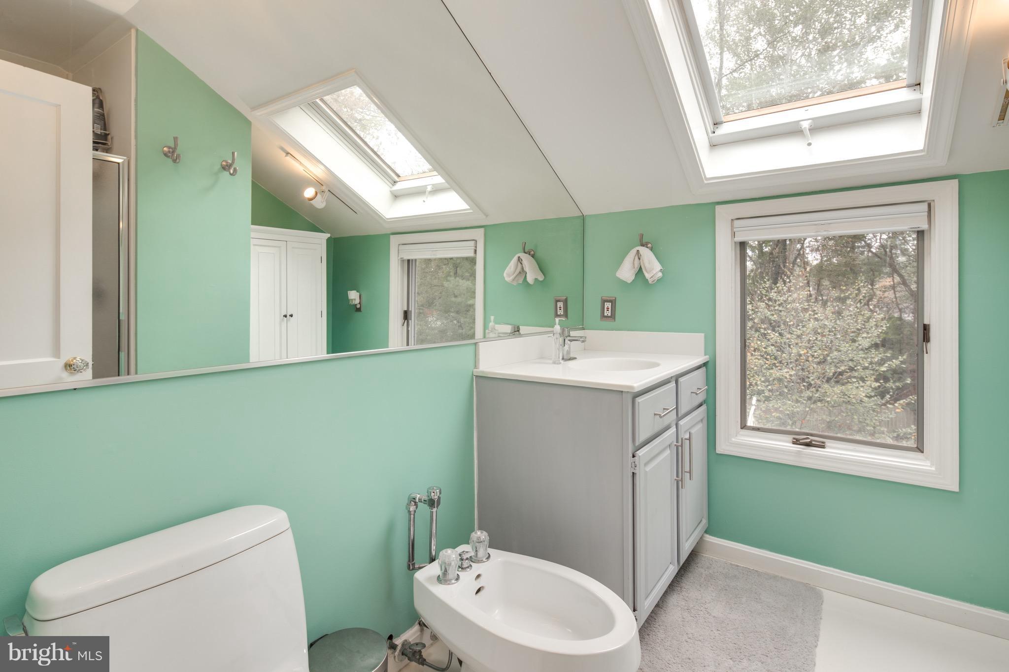 ROCK CREEK KNOLLS - Residential Lease