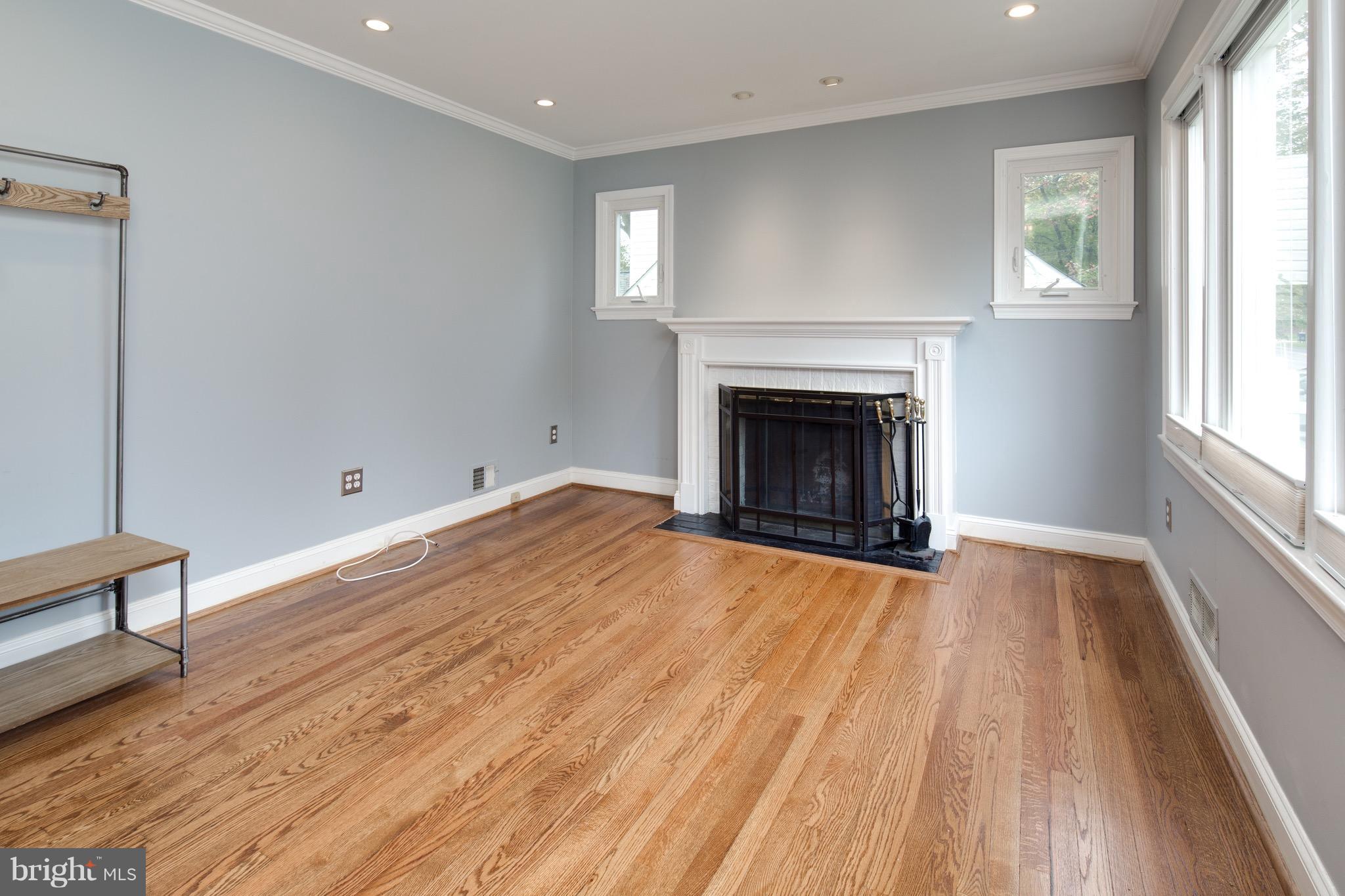 ROCK CREEK KNOLLS - Residential Lease