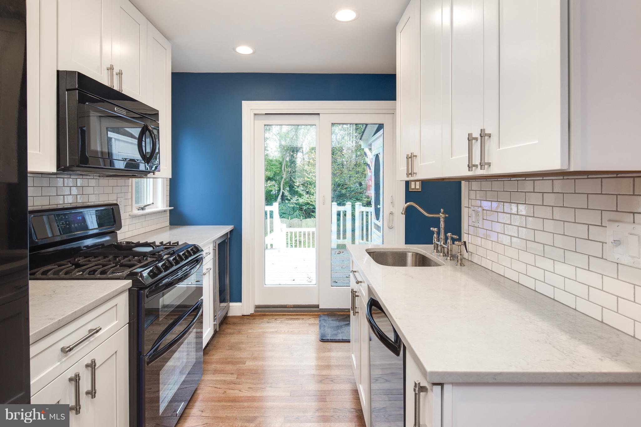 ROCK CREEK KNOLLS - Residential Lease