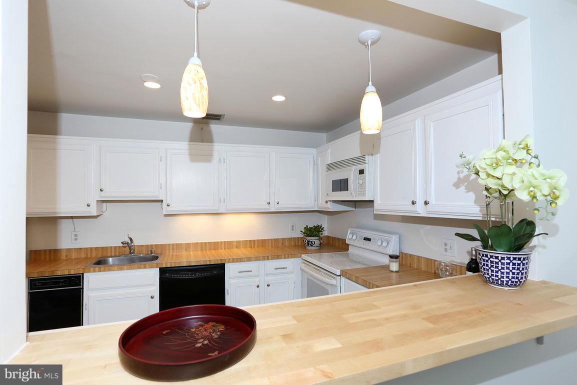 SUMNER VILLAGE - Residential