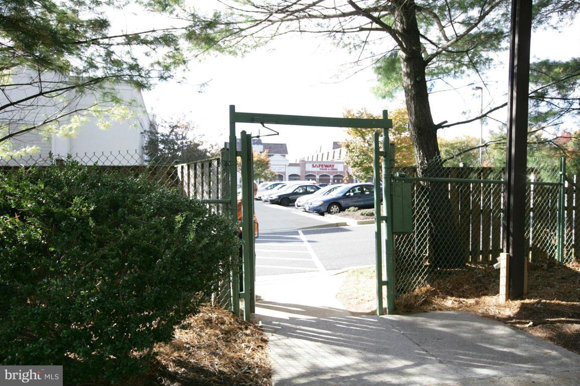 SUMNER VILLAGE - Residential