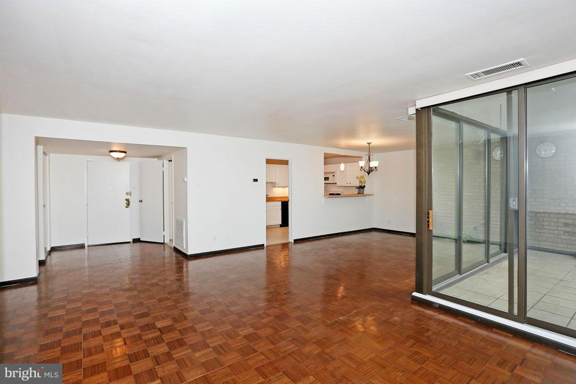 SUMNER VILLAGE - Residential