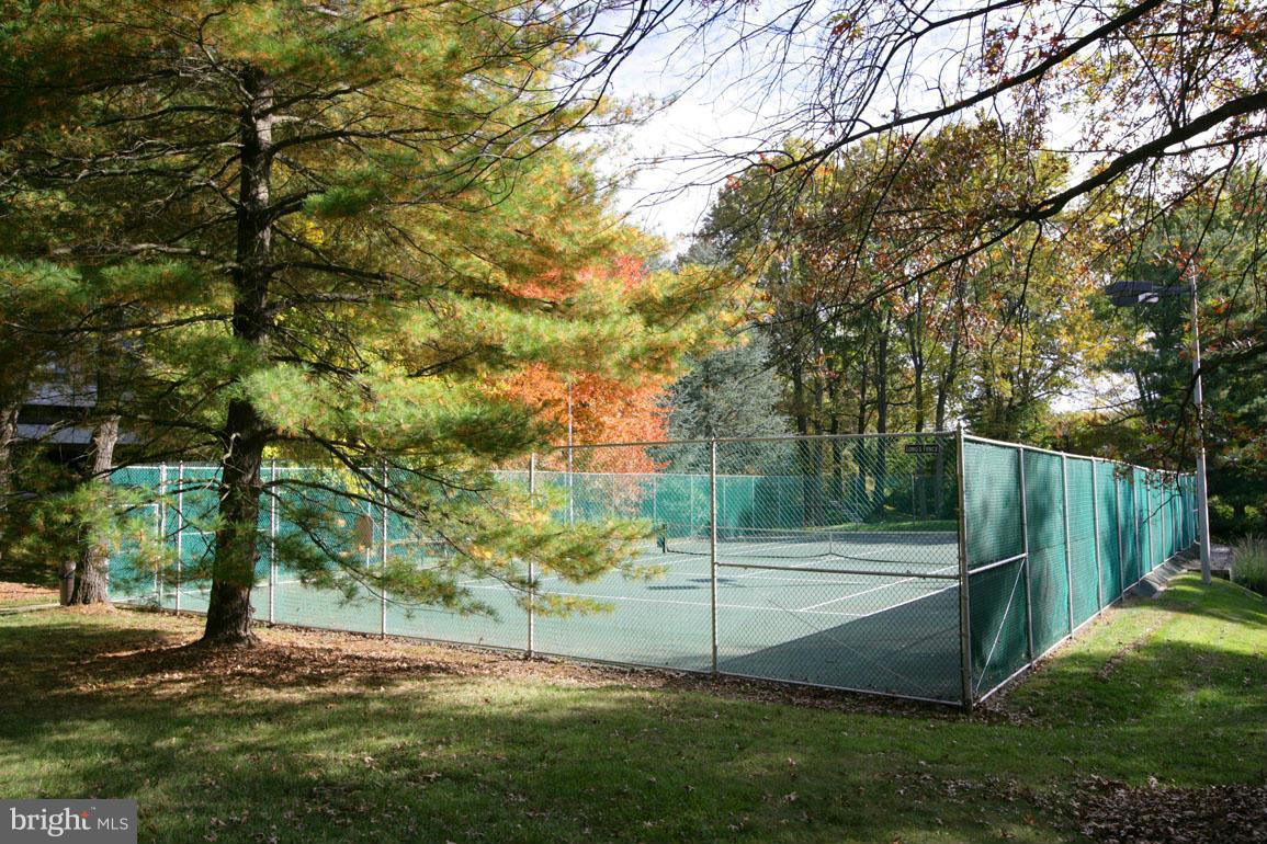 SUMNER VILLAGE - Residential