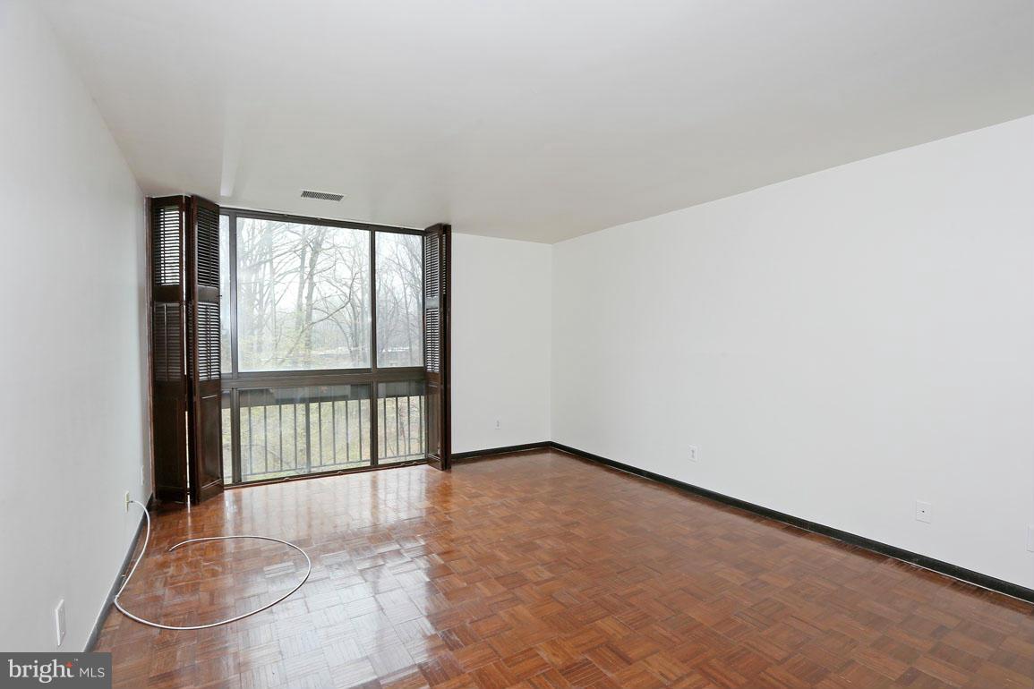 SUMNER VILLAGE - Residential