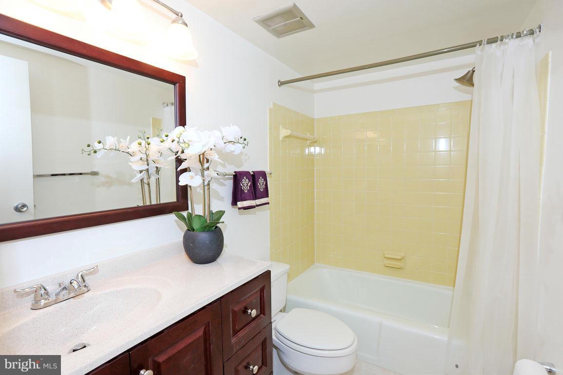 SUMNER VILLAGE - Residential