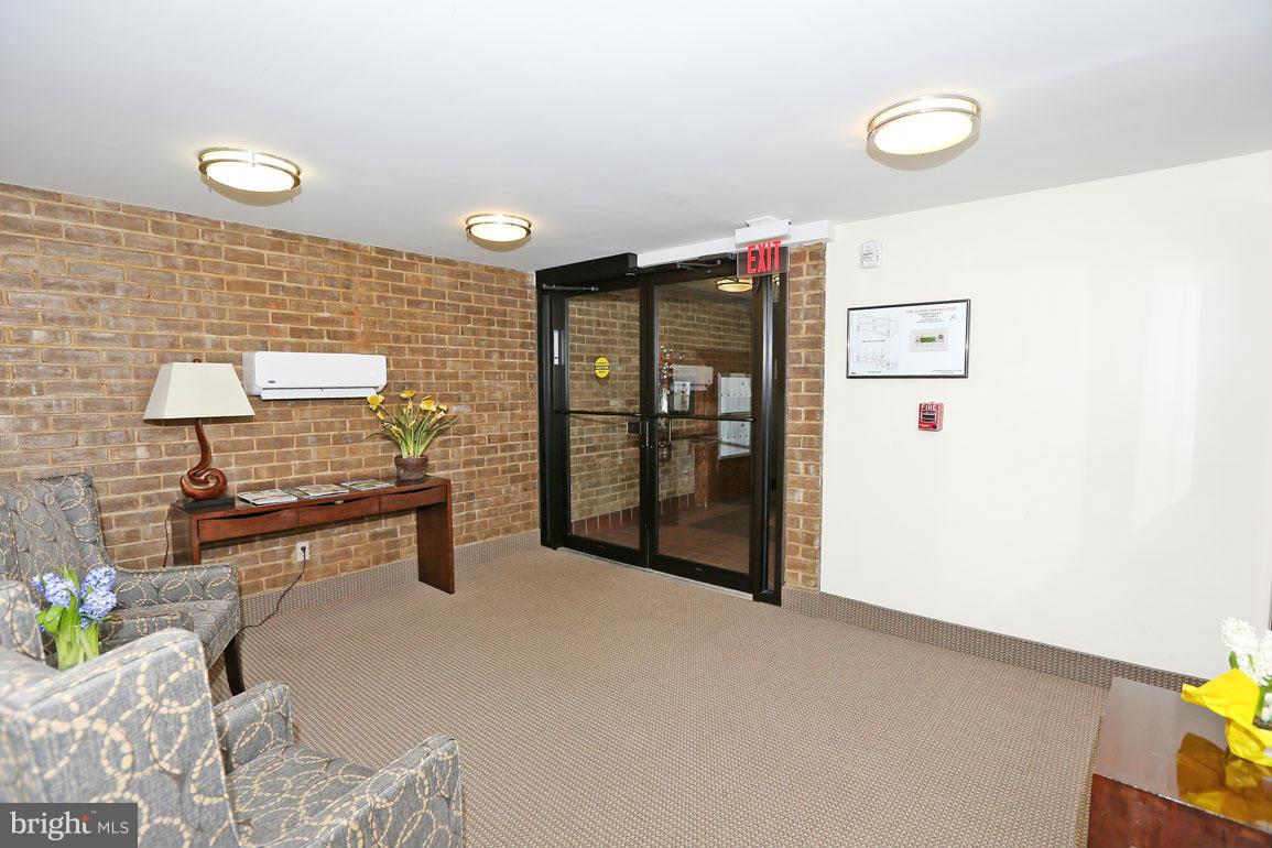 SUMNER VILLAGE - Residential