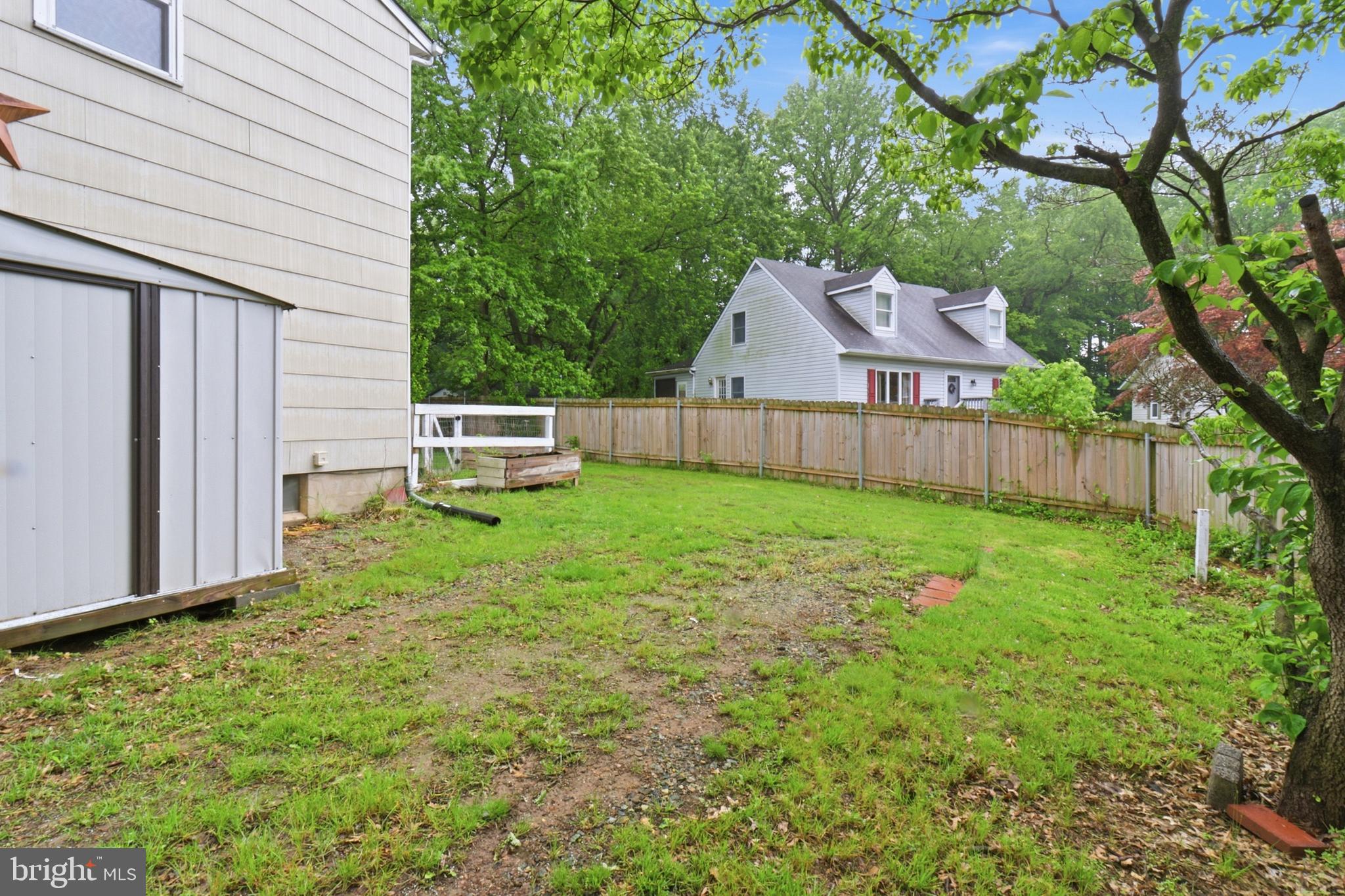 NEWARK OAKS - Residential