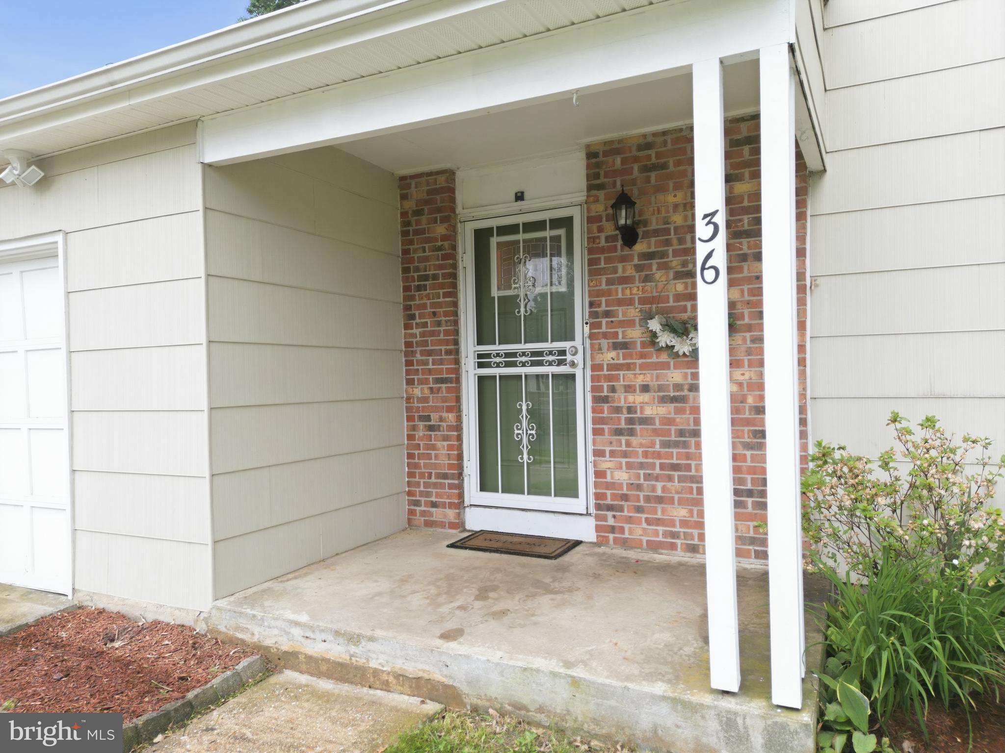 NEWARK OAKS - Residential