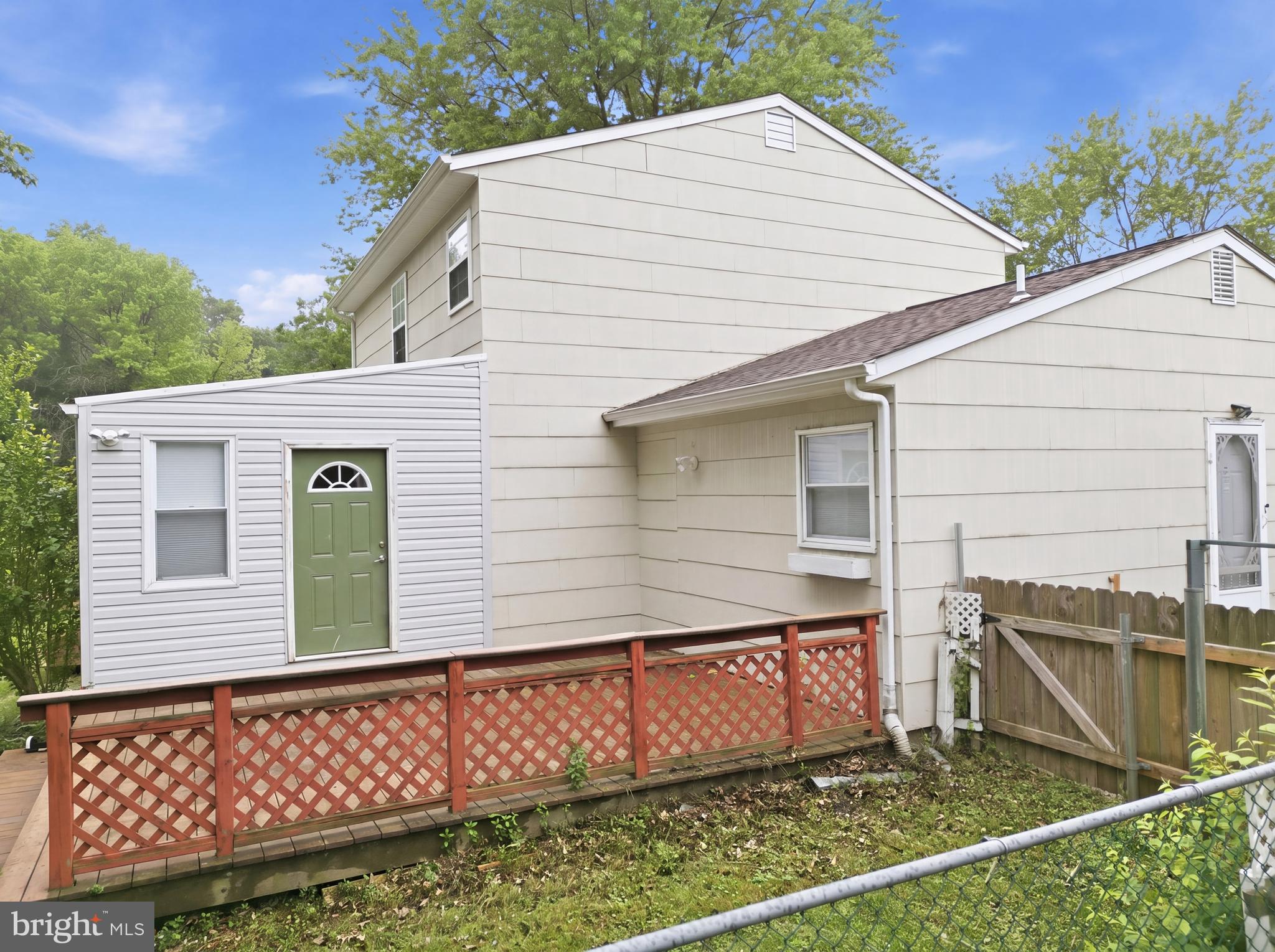 NEWARK OAKS - Residential