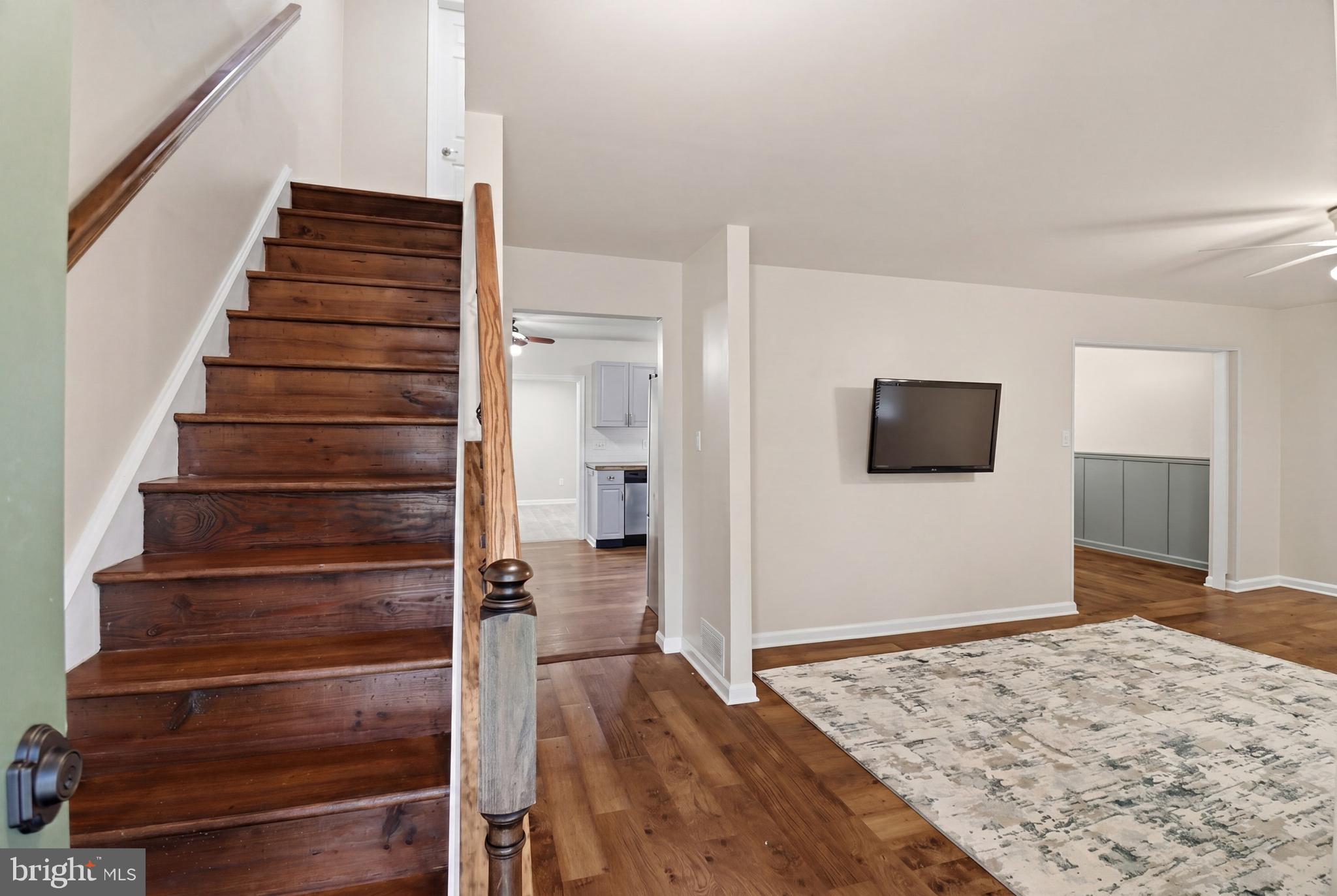 NEWARK OAKS - Residential
