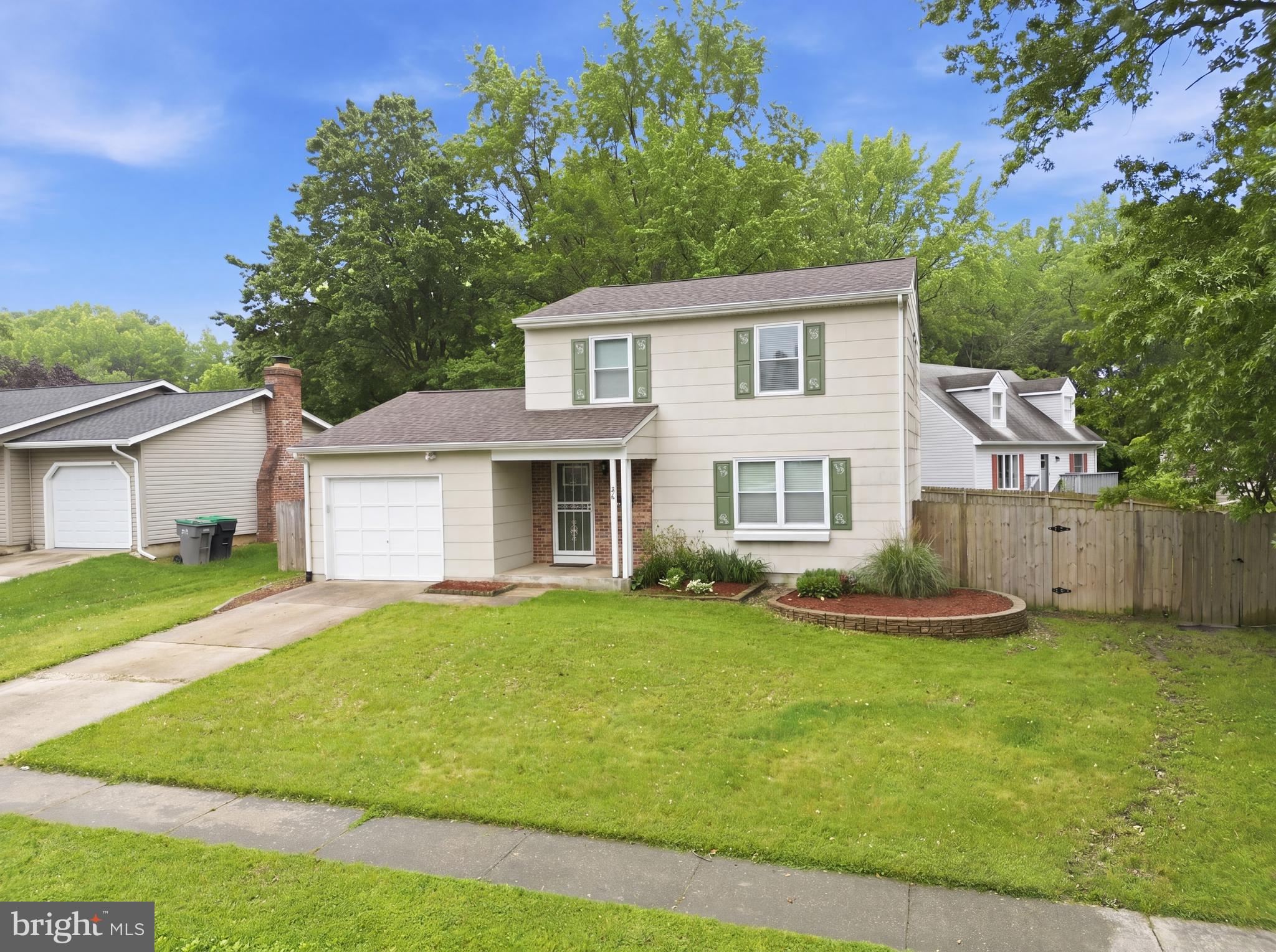 NEWARK OAKS - Residential
