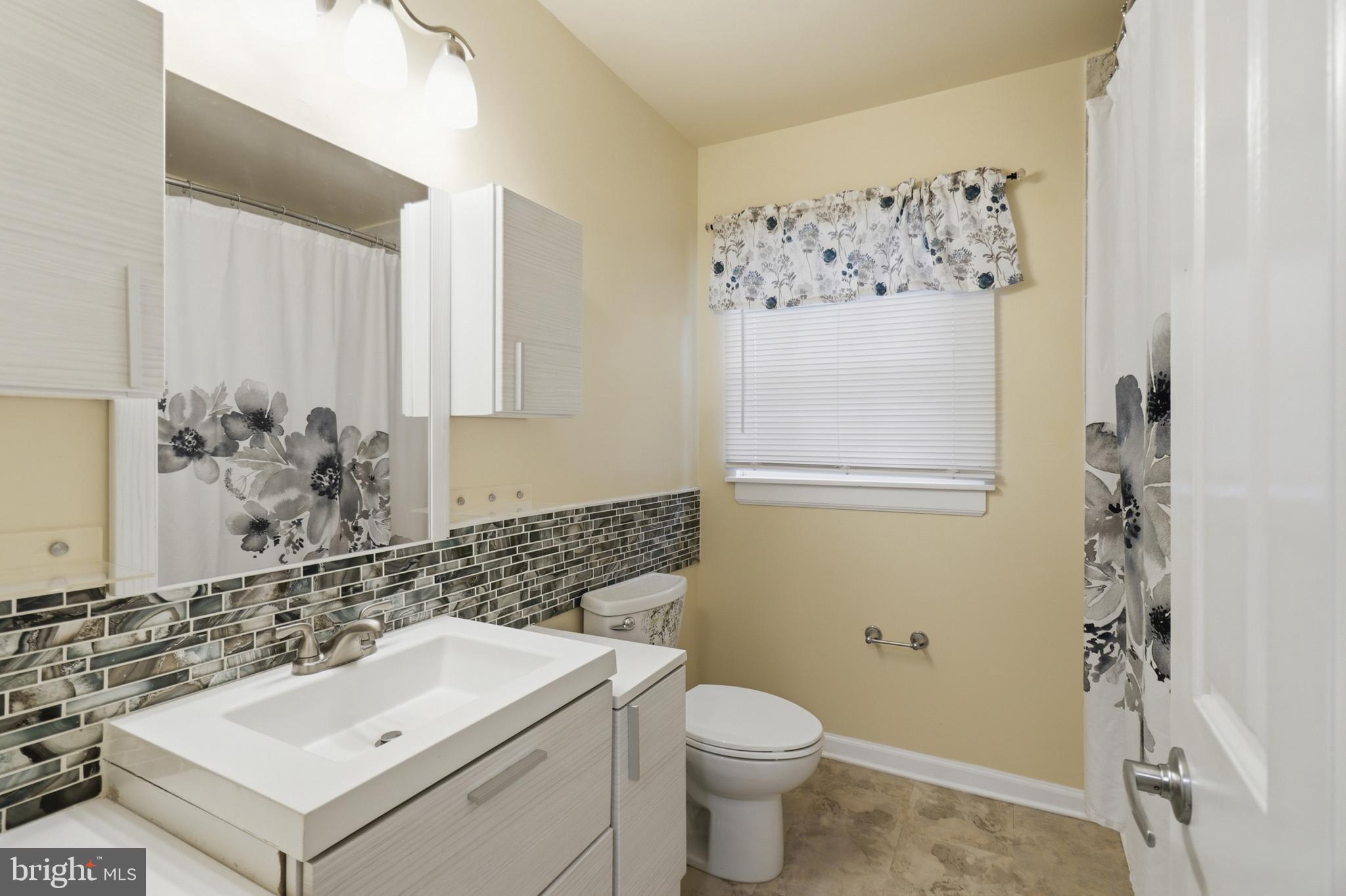 NEWARK OAKS - Residential