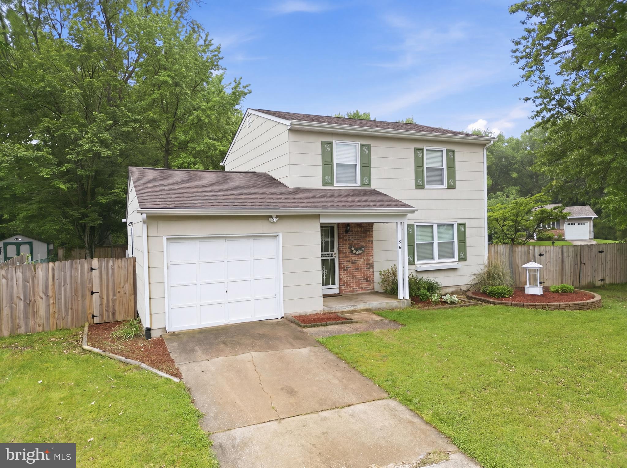 NEWARK OAKS - Residential